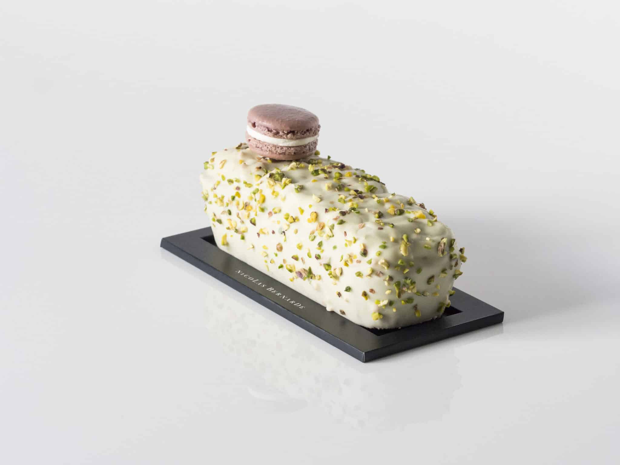 nicolas-bernard-cake-pistache-griottes-g-teau-voyage image 1