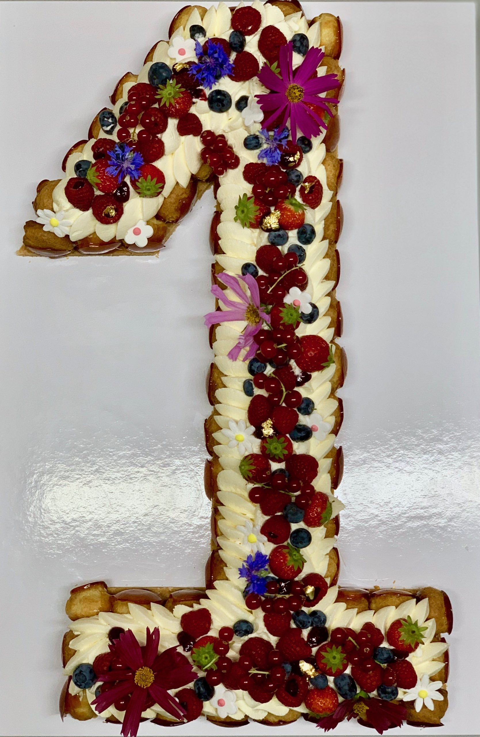 hawecker-number-cake-entremet-chiffre-vanille-fruits-rouges image 2